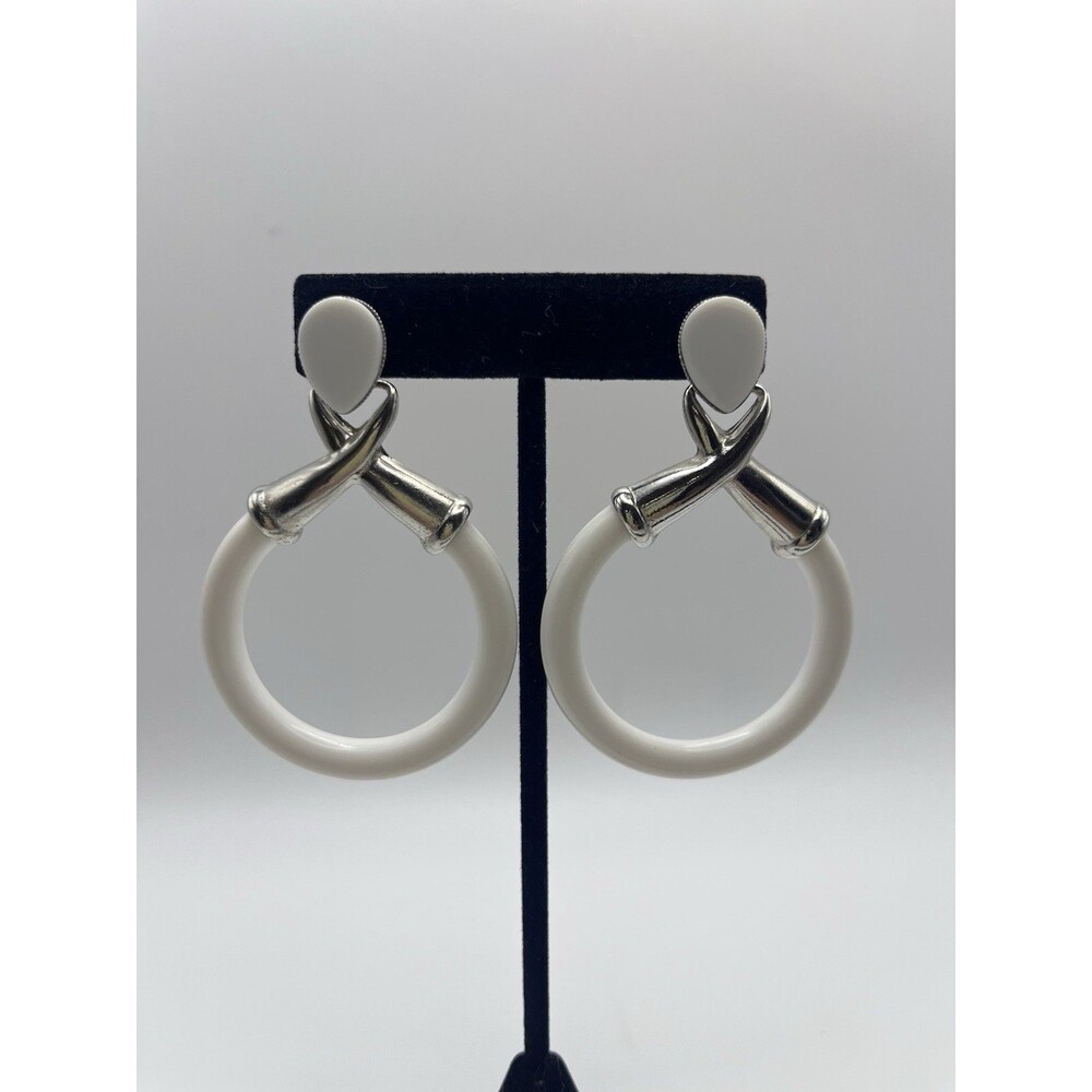 VTG  WHITE  ACRYLIC LARGE DANGLE HOOP CLIP EARRINGS SILVER TONE